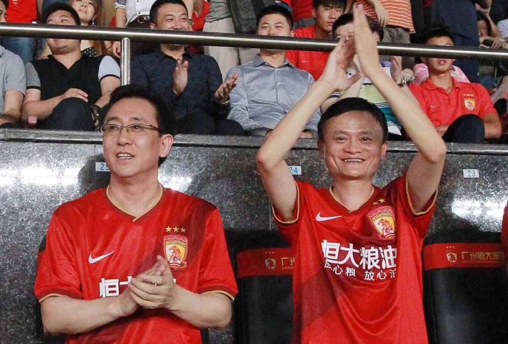 与此同时，江湖盛传胡巴的重金悬赏令，妖界大军、天师精英、绿林草莽闻风而动，一场腥风血雨即将来临目前影片正在全国热映中